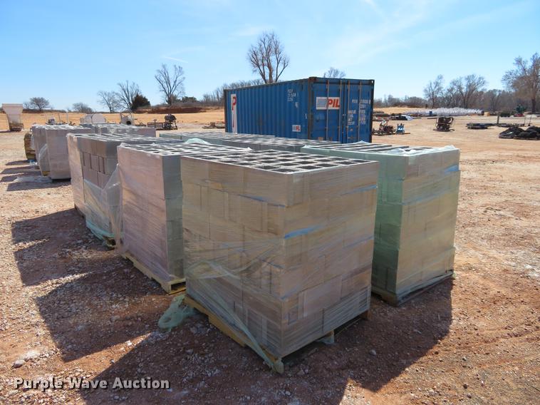 image for item DI9956 (736) 8" x 8" x 16" CMU blocks