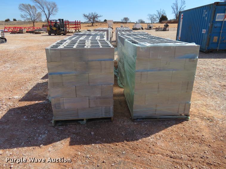 image for item DI9956 (736) 8" x 8" x 16" CMU blocks