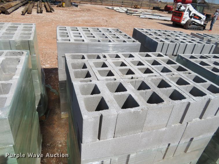 image for item DI9956 (736) 8" x 8" x 16" CMU blocks