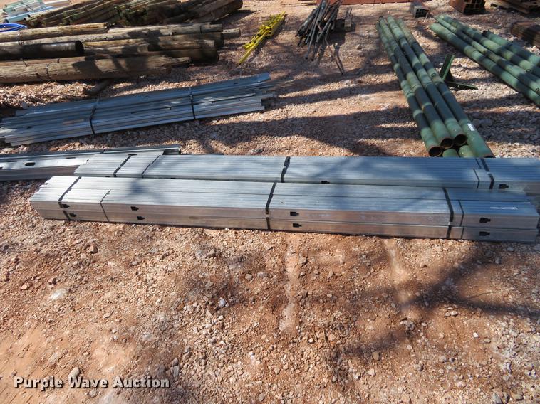 image for item DI9968 Metal studs