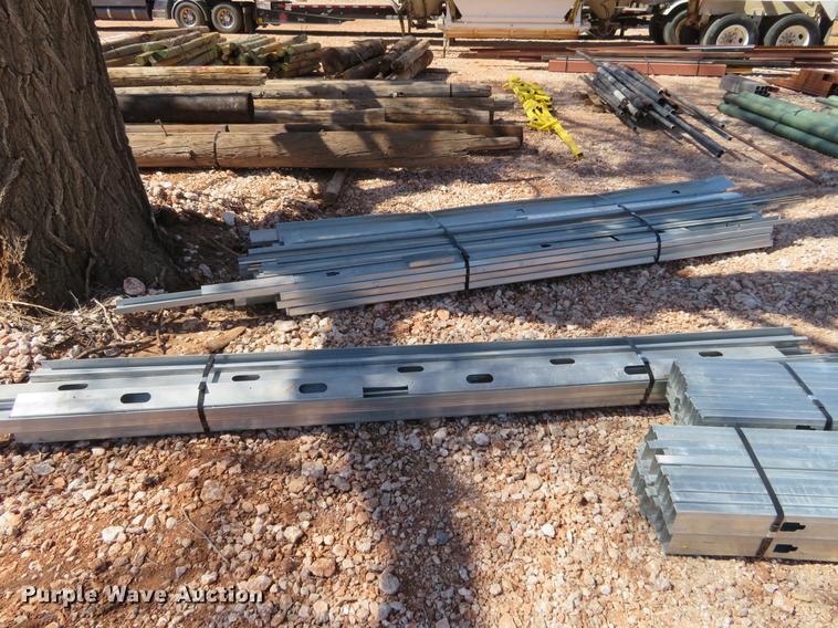 image for item DI9968 Metal studs