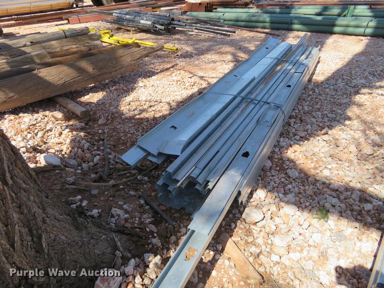 image for item DI9968 Metal studs