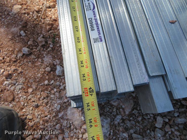 image for item DI9968 Metal studs