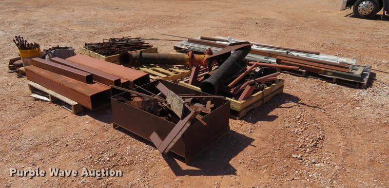 image for item DI9978 (7) pallets of metal