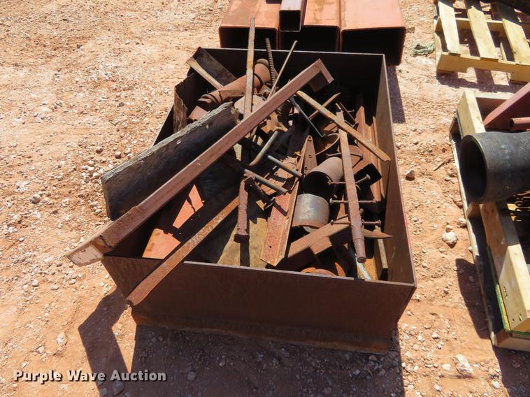 image for item DI9978 (7) pallets of metal