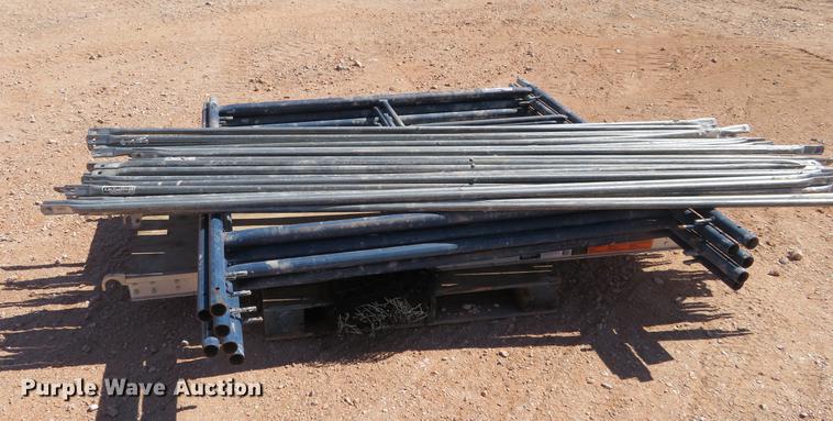 image for item DI9983 (4) Metal Tech scaffolding tiers