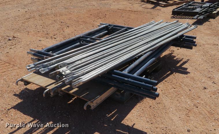 image for item DI9983 (4) Metal Tech scaffolding tiers