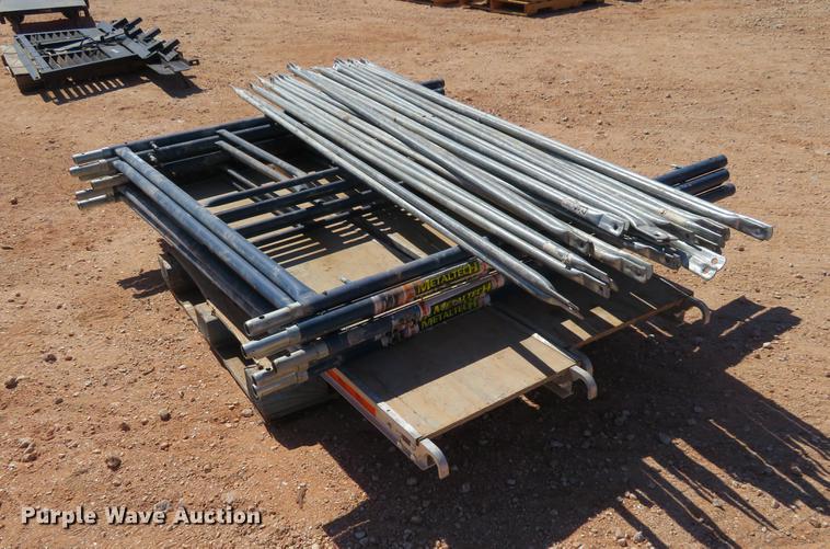 image for item DI9983 (4) Metal Tech scaffolding tiers