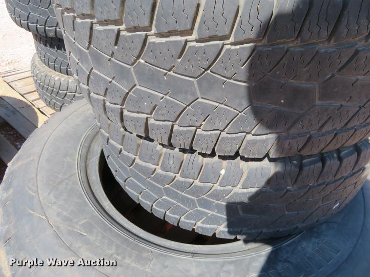 image for item DI9988 (9) tires