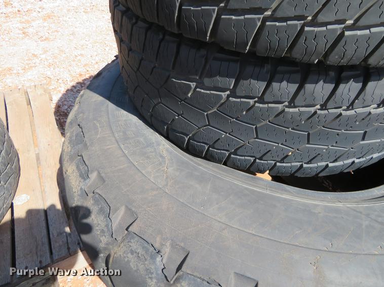 image for item DI9988 (9) tires