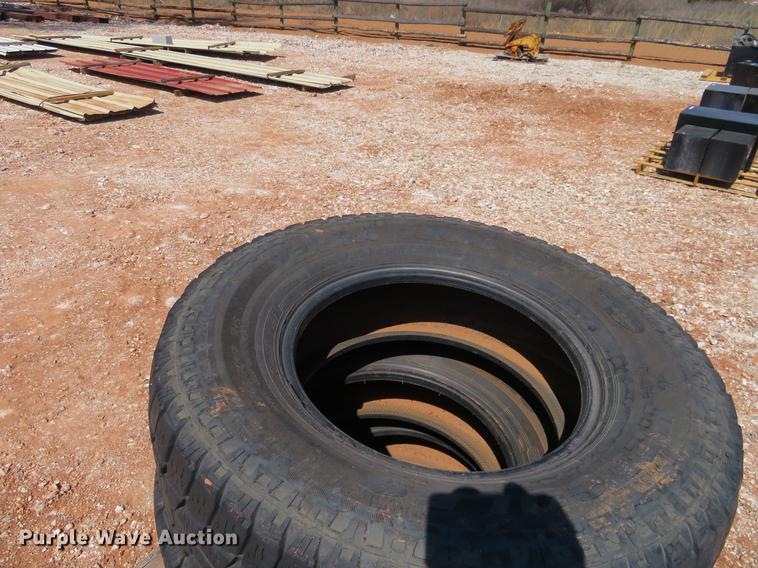 image for item DI9988 (9) tires