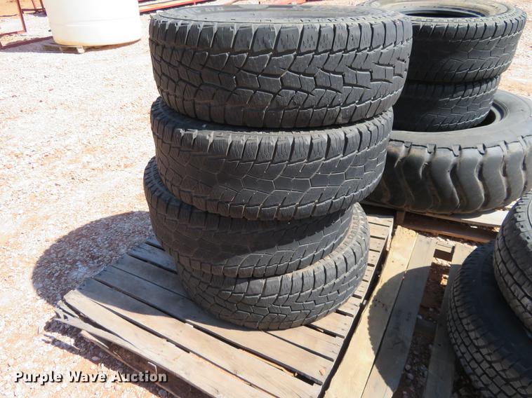 image for item DI9988 (9) tires