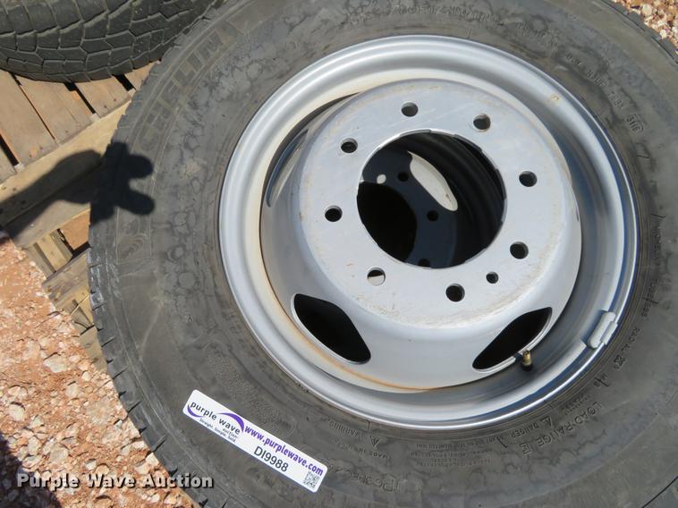 image for item DI9988 (9) tires