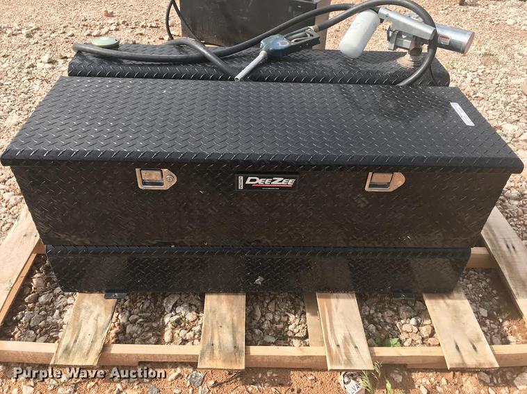 image for item DI9992 Auxiliary fuel tank with toolbox