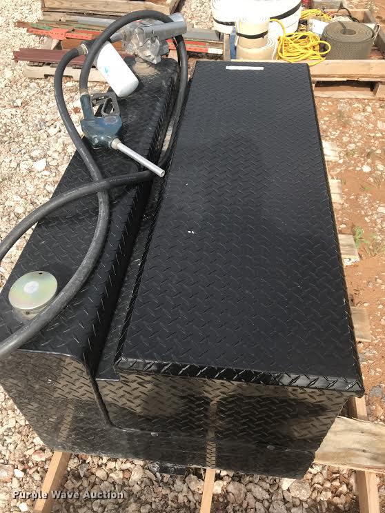 image for item DI9992 Auxiliary fuel tank with toolbox