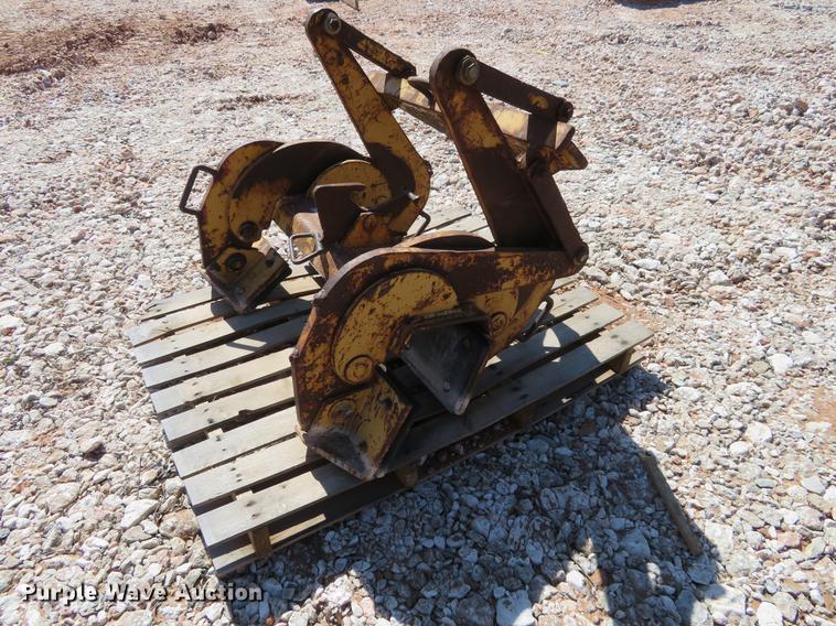 image for item DI9993 Kenco barrier lift clamp