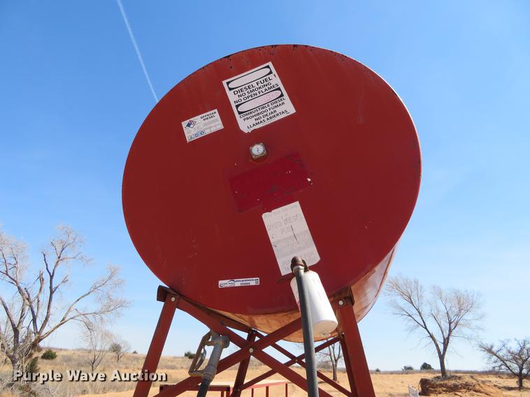 image for item DI9995 Steel fuel tank