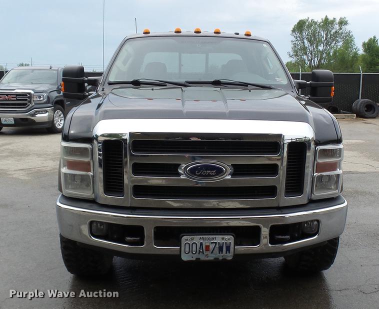 image for item DP9530 2008 Ford F350 Super Duty Crew Cab pickup truck