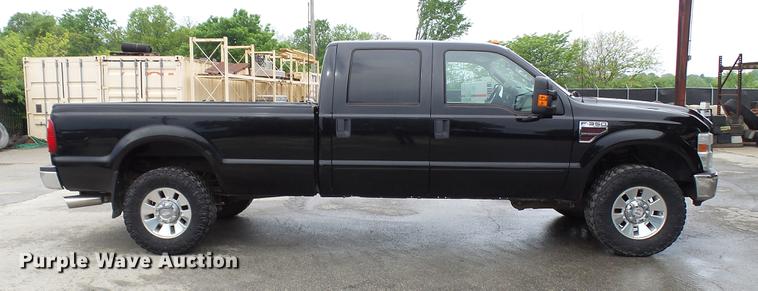 image for item DP9530 2008 Ford F350 Super Duty Crew Cab pickup truck
