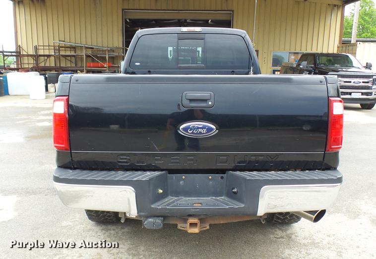 image for item DP9530 2008 Ford F350 Super Duty Crew Cab pickup truck