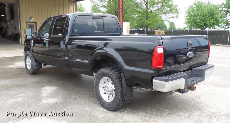 image for item DP9530 2008 Ford F350 Super Duty Crew Cab pickup truck