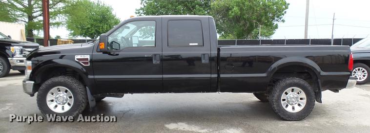 image for item DP9530 2008 Ford F350 Super Duty Crew Cab pickup truck