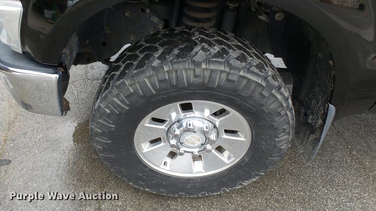 image for item DP9530 2008 Ford F350 Super Duty Crew Cab pickup truck