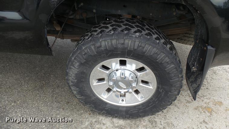 image for item DP9530 2008 Ford F350 Super Duty Crew Cab pickup truck