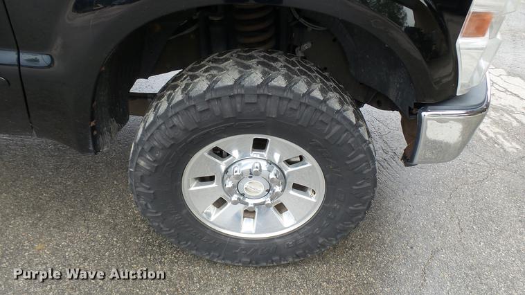 image for item DP9530 2008 Ford F350 Super Duty Crew Cab pickup truck