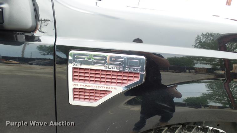 image for item DP9530 2008 Ford F350 Super Duty Crew Cab pickup truck