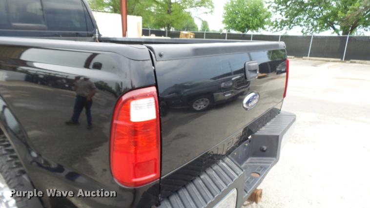image for item DP9530 2008 Ford F350 Super Duty Crew Cab pickup truck