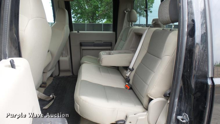 image for item DP9530 2008 Ford F350 Super Duty Crew Cab pickup truck