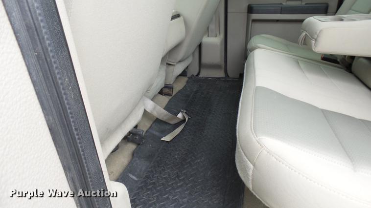 image for item DP9530 2008 Ford F350 Super Duty Crew Cab pickup truck