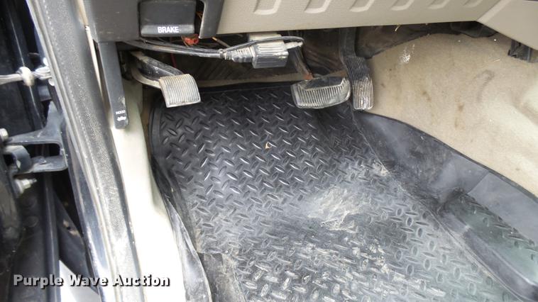 image for item DP9530 2008 Ford F350 Super Duty Crew Cab pickup truck