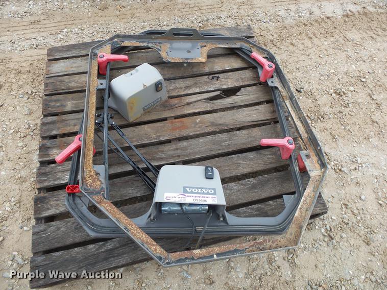 image for item DS9506 (2) Volvo door frames