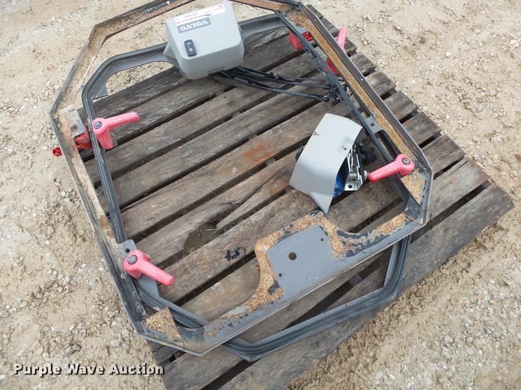 image for item DS9506 (2) Volvo door frames