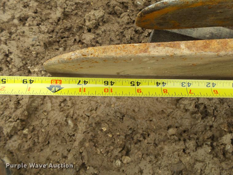 image for item DS9509 (2) pallet fork sets