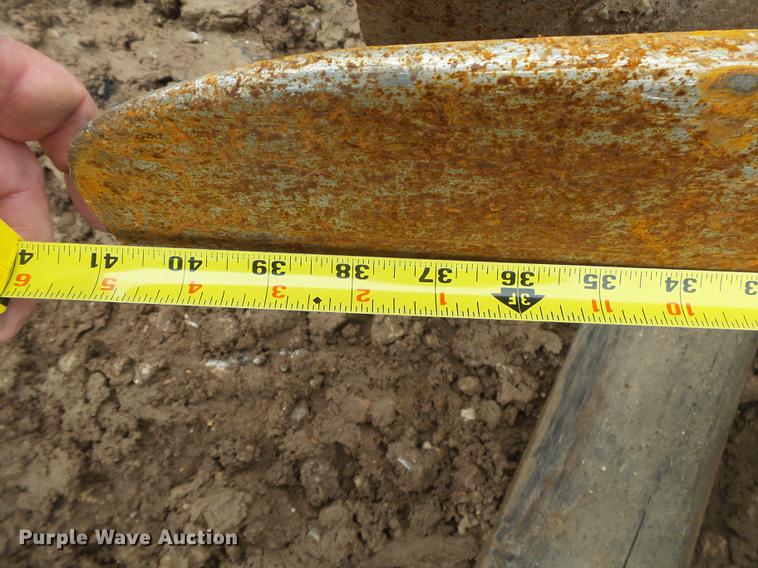 image for item DS9509 (2) pallet fork sets