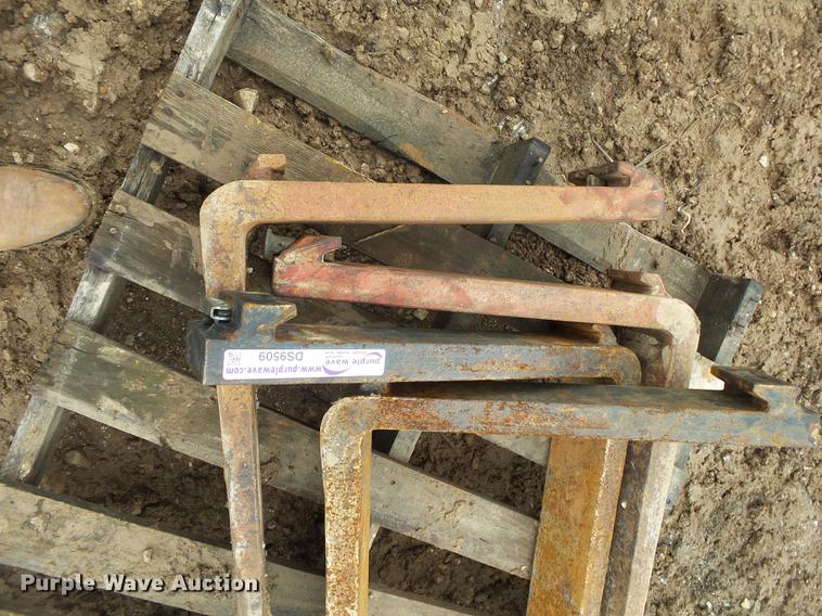 image for item DS9509 (2) pallet fork sets