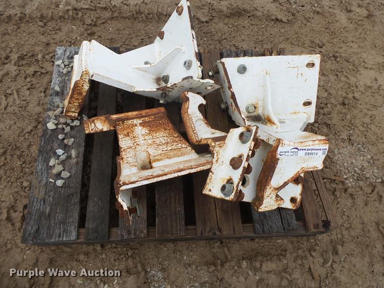 image for item DS9514 Backhoe mounting bracket