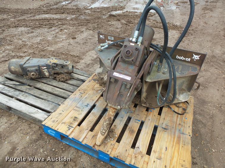 image for item DS9517 Bobcat 2500 breaker