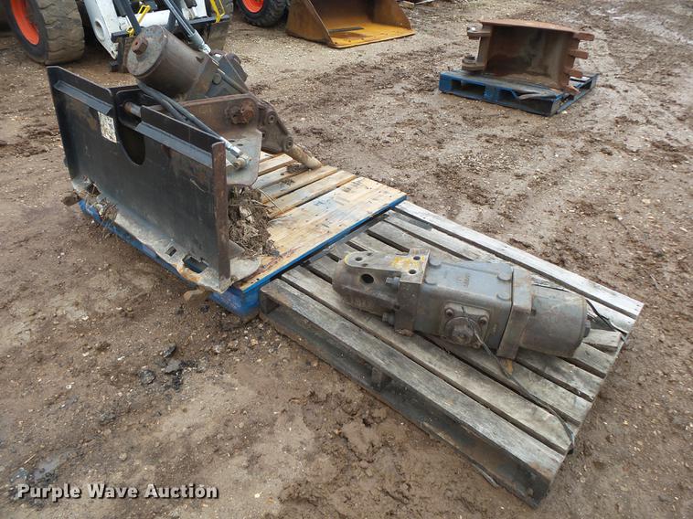 image for item DS9517 Bobcat 2500 breaker