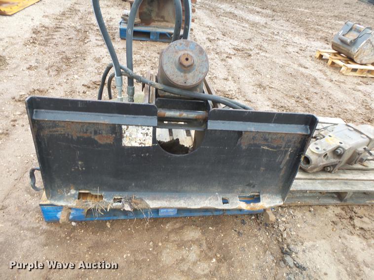 image for item DS9517 Bobcat 2500 breaker