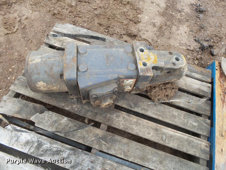 image for item DS9517 Bobcat 2500 breaker