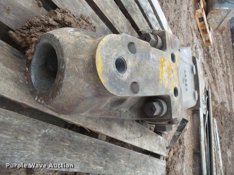 image for item DS9517 Bobcat 2500 breaker