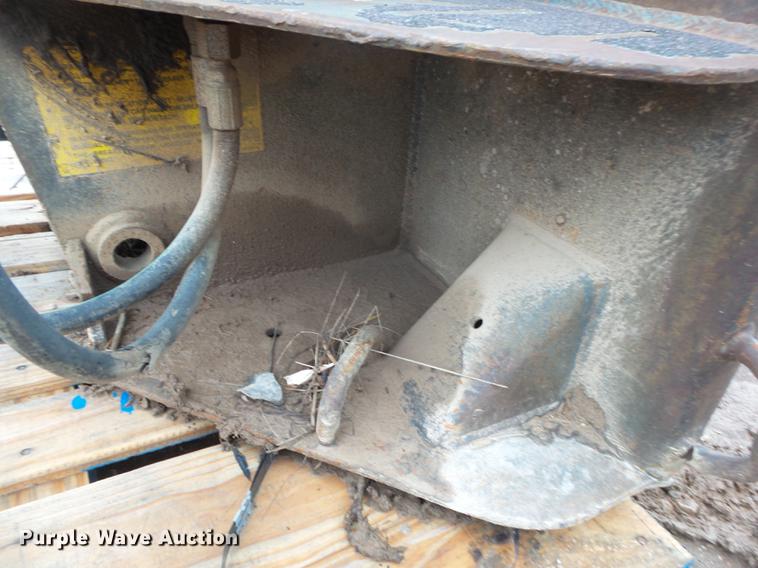 image for item DS9517 Bobcat 2500 breaker