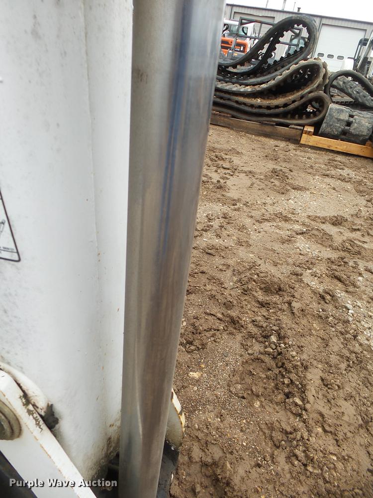 image for item DS9521 Bobcat 8709 backhoe attachment