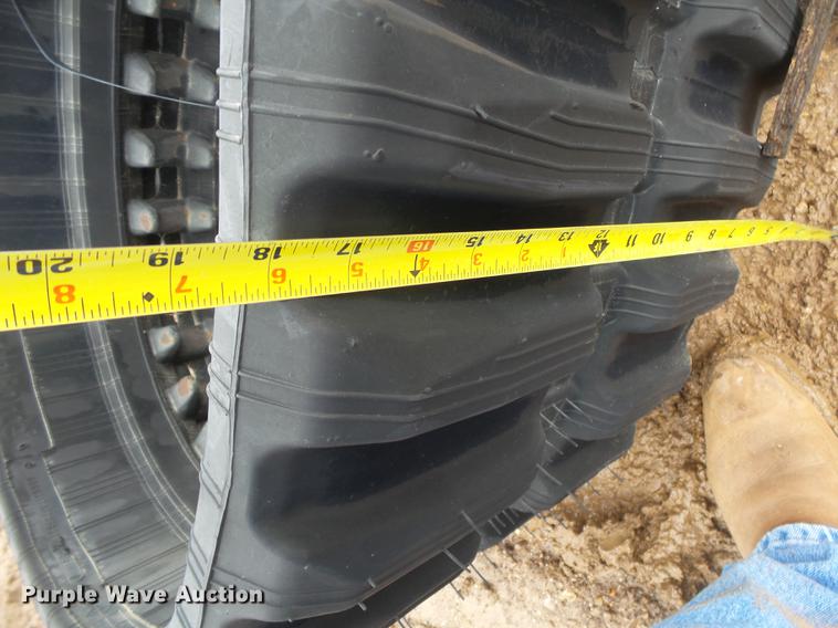 image for item DS9530 (2) Trellbong 18"W rubber tracks