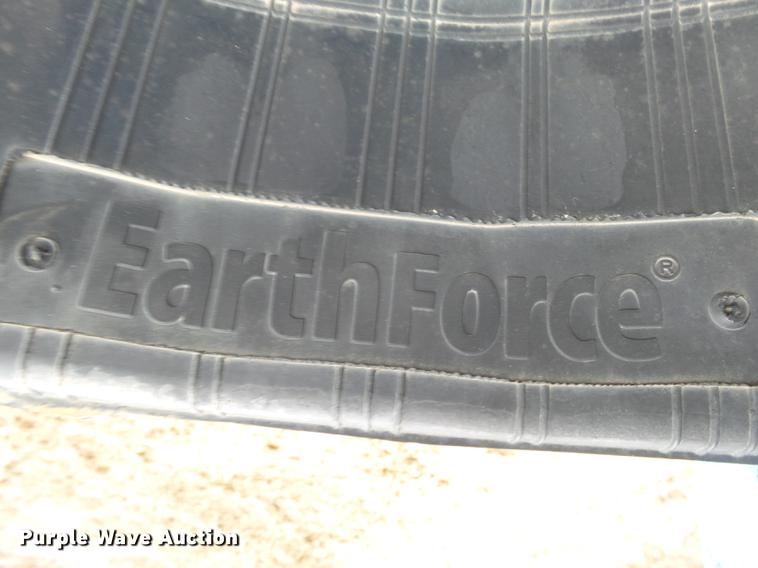 image for item DS9530 (2) Trellbong 18"W rubber tracks