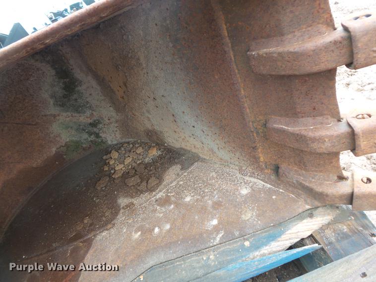 image for item DS9532 Bobcat 17"W excavator bucket